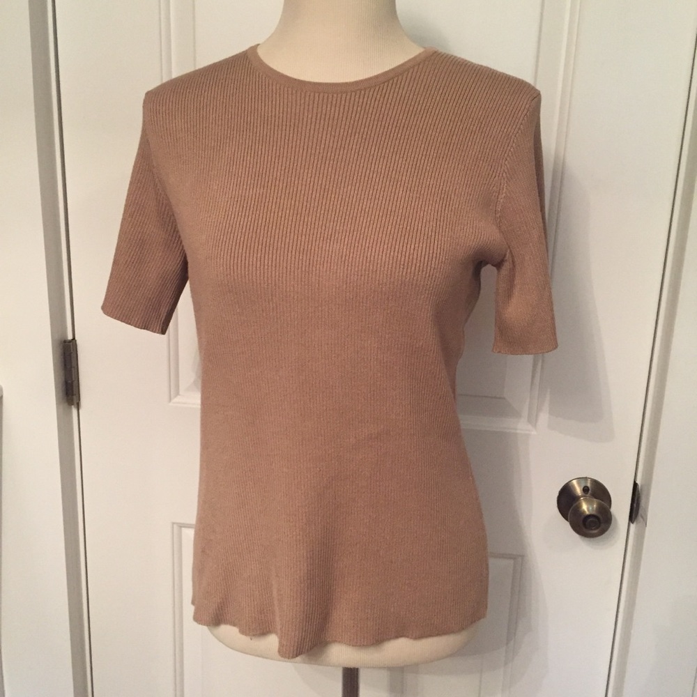 GARFIELD & MARKS TOP CREW NECK SHORT SLEEVE TAN RIBBED KNIT TEE Size L